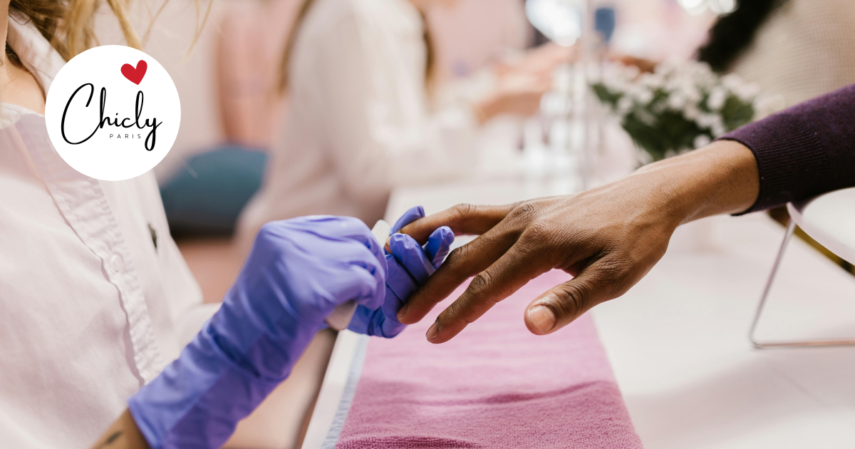 Comment enlever du vernis semi-permanent 💅 à la maison ? ✨